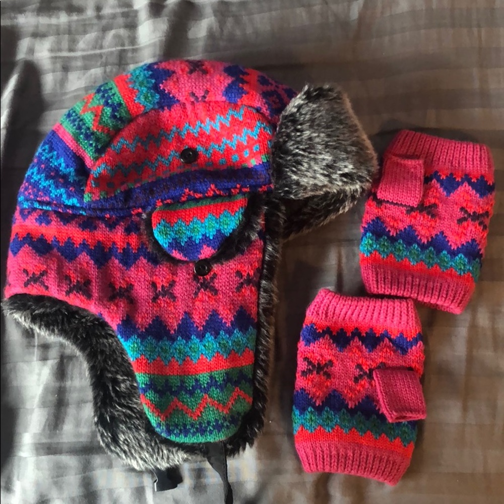 Delia’s Hat and Hand Warmer Set